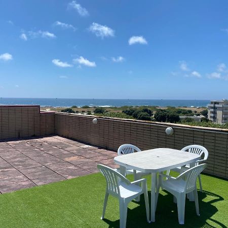 Beach Front With Rooftop 孔迪镇 外观 照片