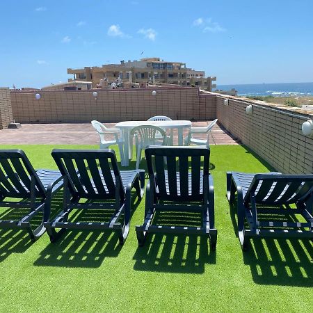 Beach Front With Rooftop 孔迪镇 外观 照片