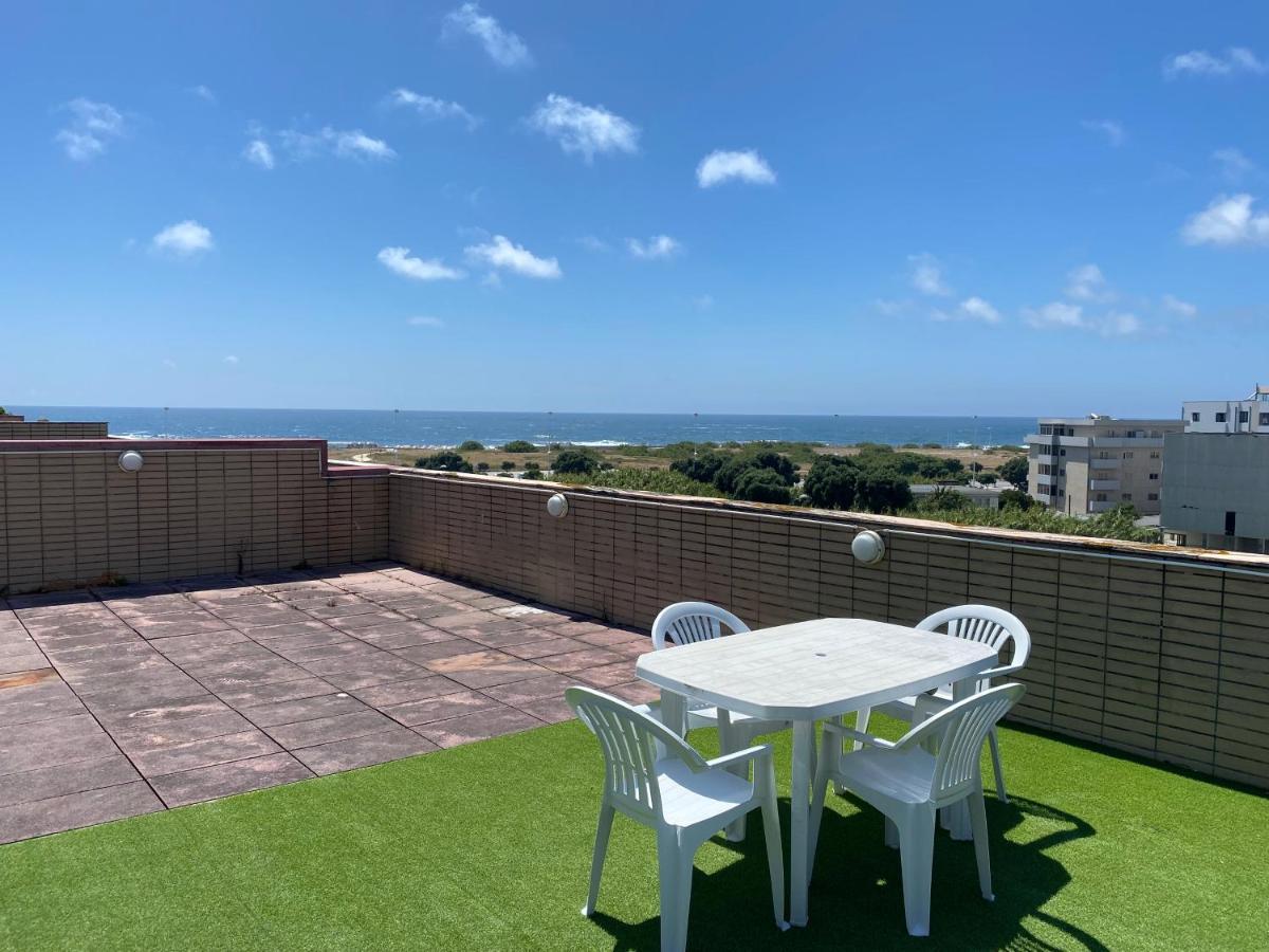 Beach Front With Rooftop 孔迪镇 外观 照片