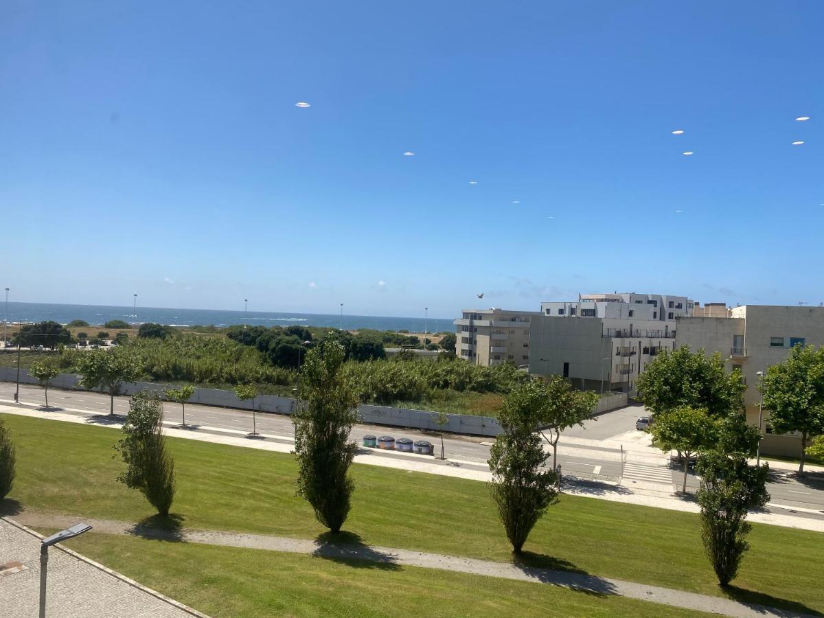 Beach Front With Rooftop 孔迪镇 外观 照片